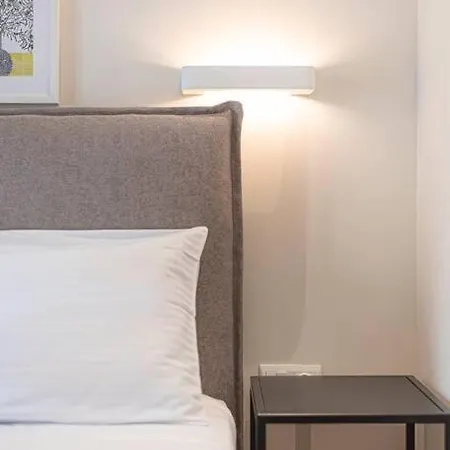 Peaceful Shelter In Apartment